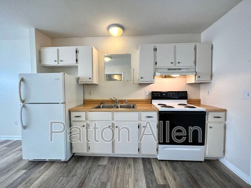 116 Hampton St #B - Photo 3 of 18