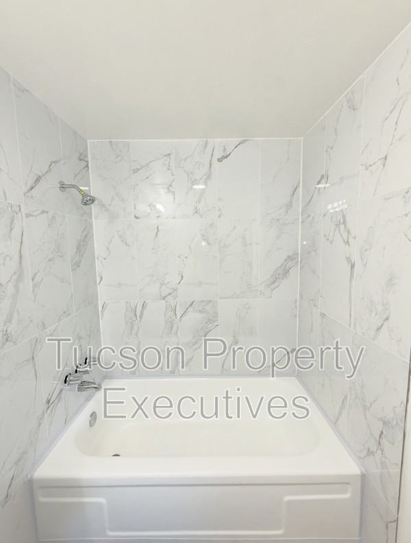 1607 N Highland Ave - Photo 5 of 20