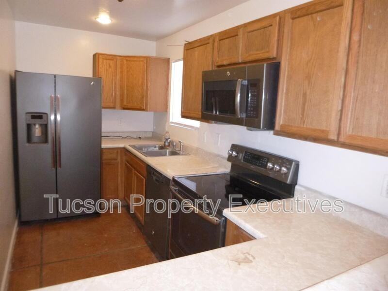 1428 E 25th St - Photo 3 of 19