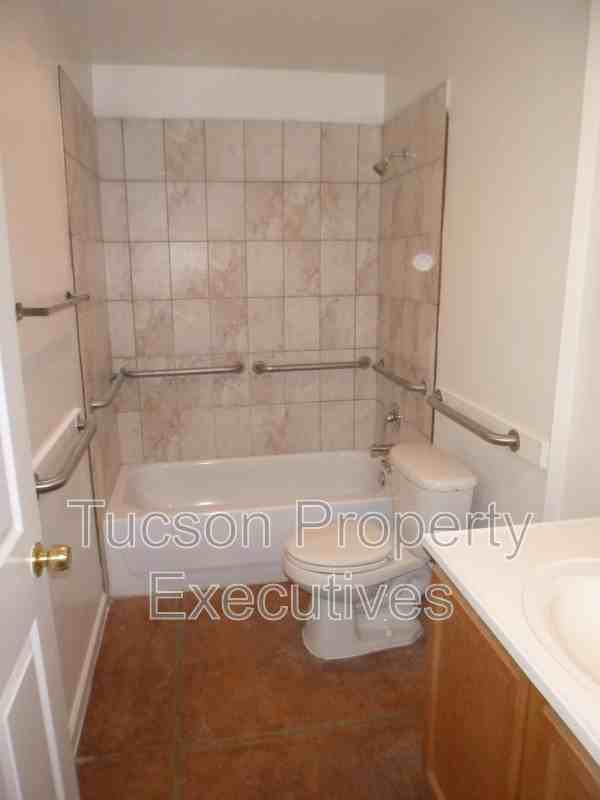 1428 E 25th St - Photo 7 of 19