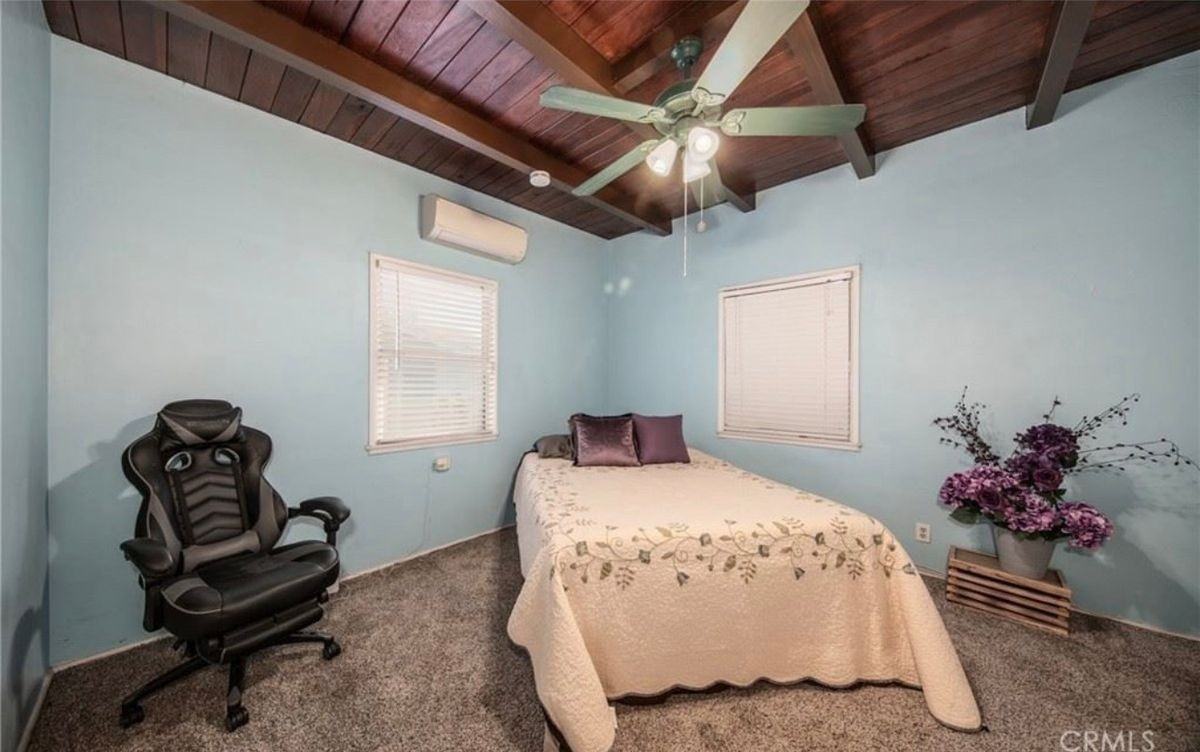 680 Bennett Pl - Photo 4 of 7