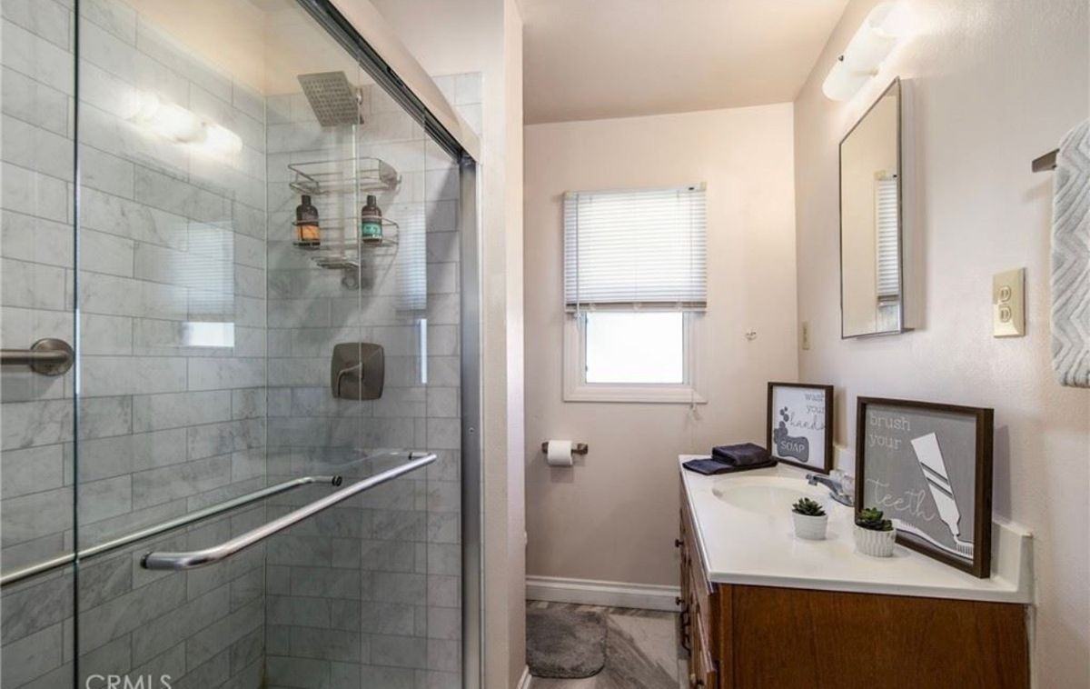 680 Bennett Pl - Photo 6 of 7