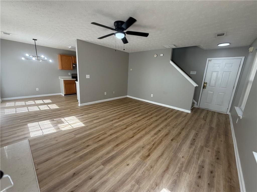 310 Lakeside Cir - Photo 3 of 24