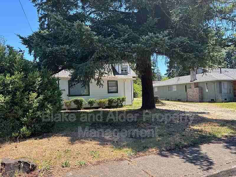 1425 Beverly Dr - Photo 2 of 16