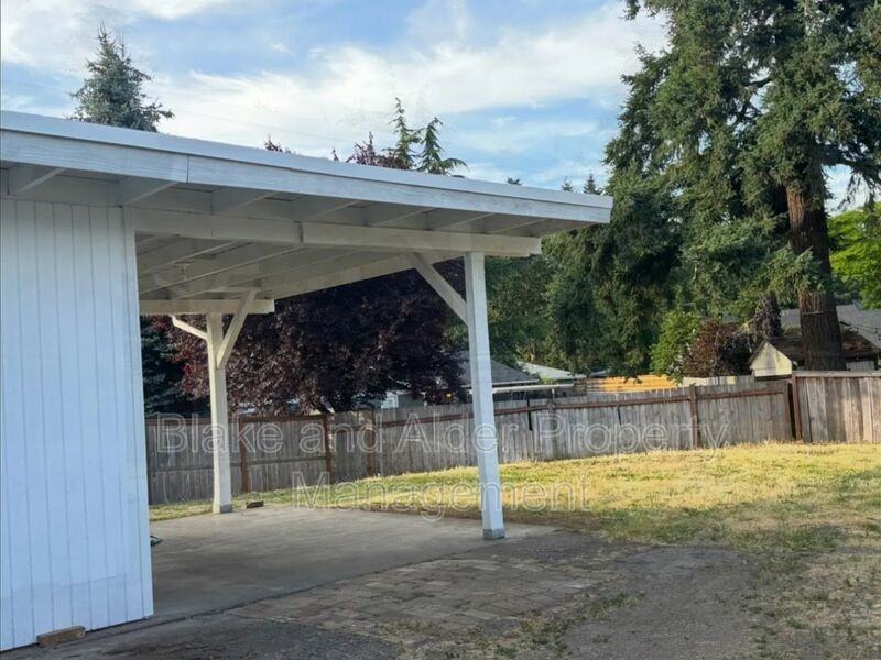 1425 Beverly Dr - Photo 6 of 16