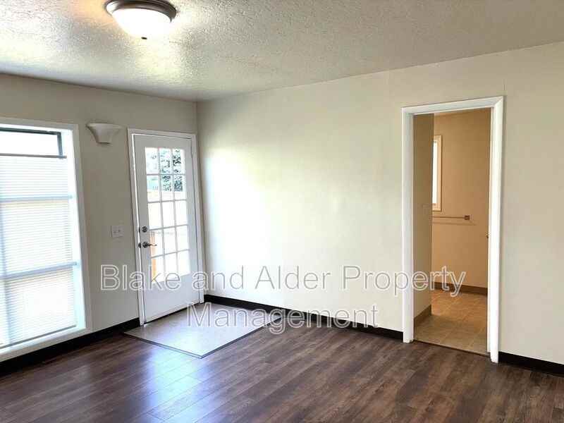 1425 Beverly Dr - Photo 7 of 16