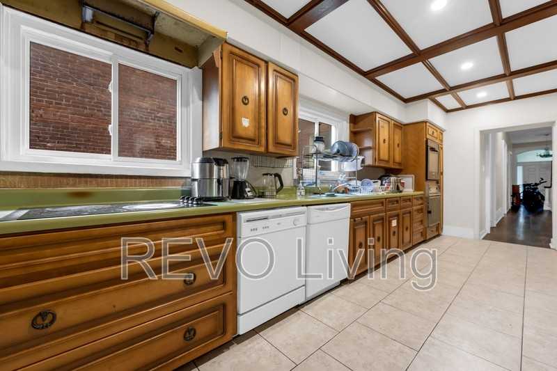 127 Ontario St #6 - Photo 4 of 6