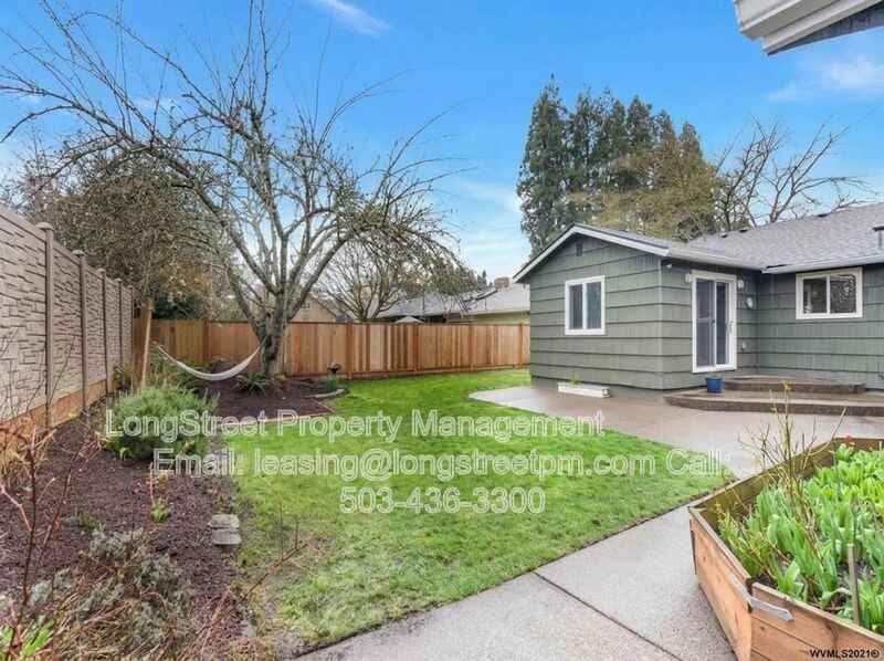3610 Sw Oetjen Ave - Photo 3 of 25