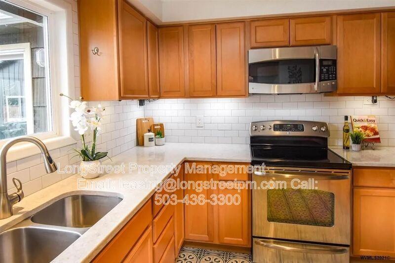 3610 Sw Oetjen Ave - Photo 7 of 25