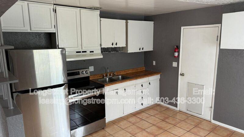 5240 Sw Hillview Ave - Photo 3 of 13