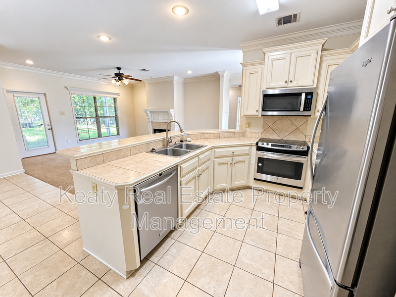 507 Lodge Dr - Photo 6 of 18