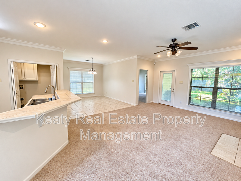 507 Lodge Dr - Photo 7 of 18