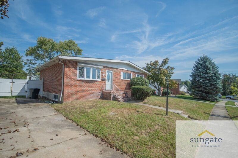 7902 Montwood Rd - Photo 2 of 42