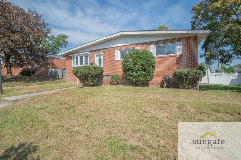 7902 Montwood Rd - Photo 4 of 42