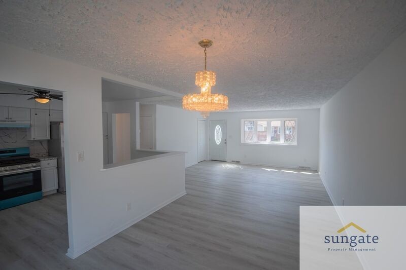 7902 Montwood Rd - Photo 5 of 42