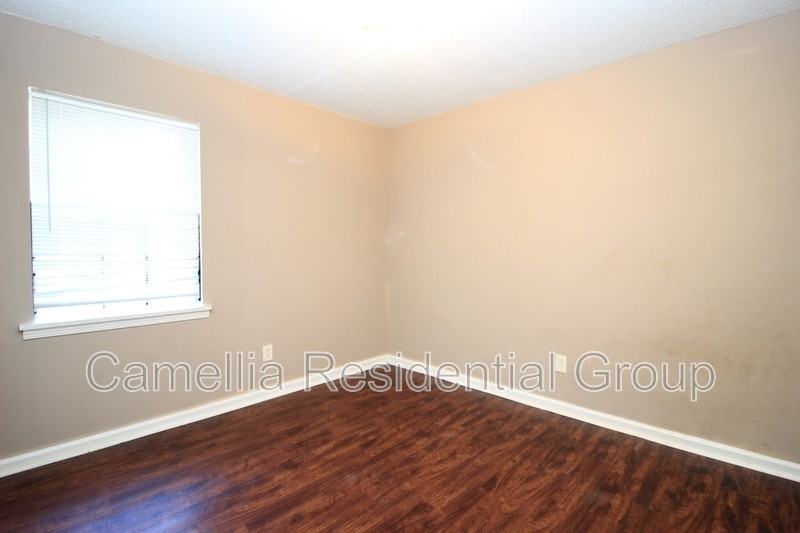 8021 1st Ave S - Photo 4 of 8