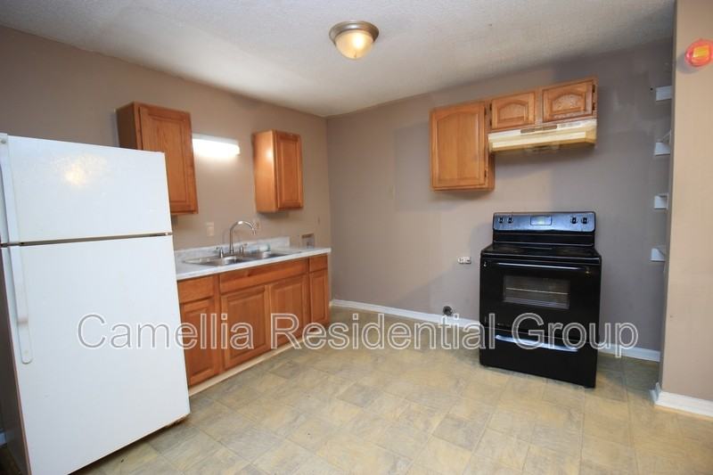 8021 1st Ave S - Photo 5 of 8