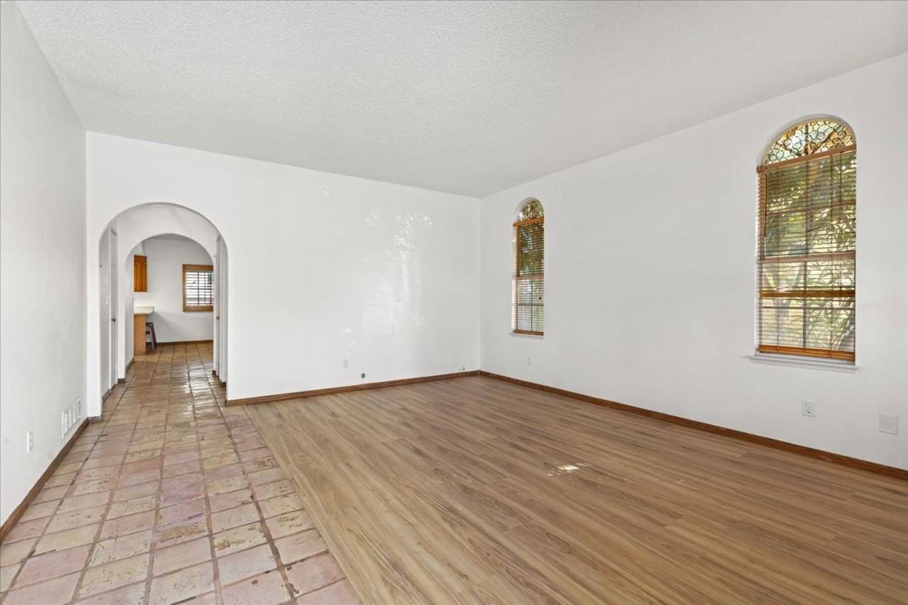 7220 Richmond Heights Dr - Photo 3 of 23