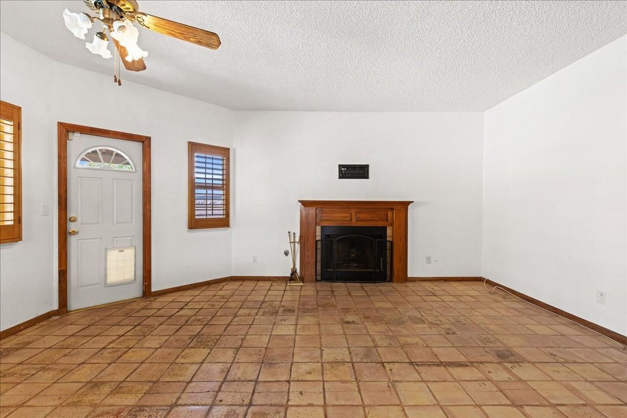 7220 Richmond Heights Dr - Photo 4 of 23