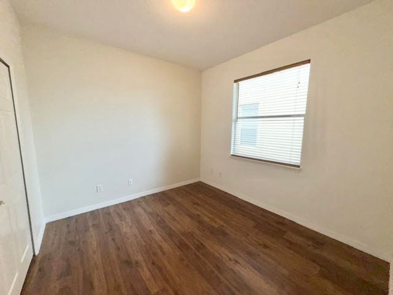 4301 Heirloom Rose Pl - Photo 4 of 20