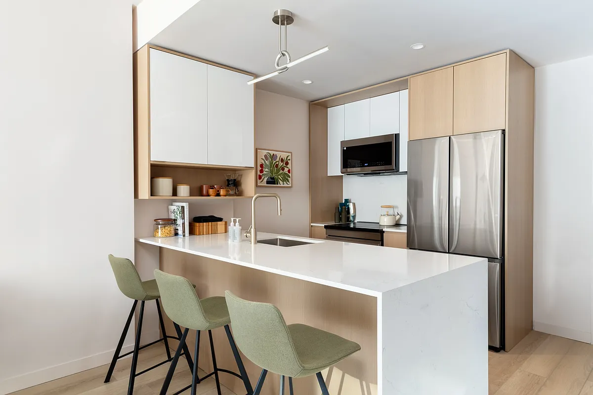 255 East 39th Street #PH2D - Photo 3 of 23