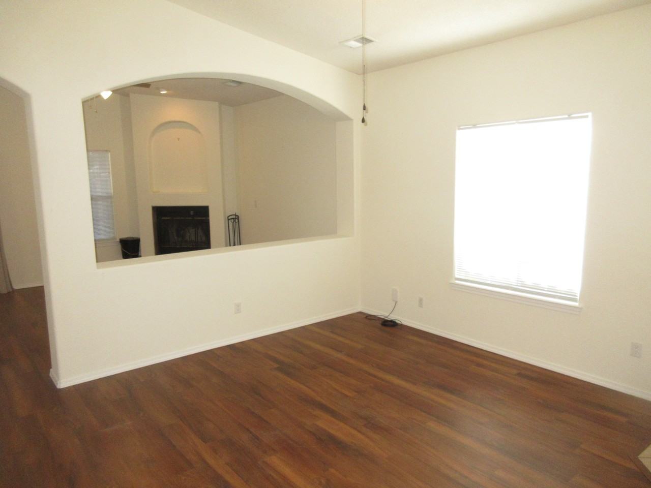 7228 Boxwood Ave Ne - Photo 4 of 41