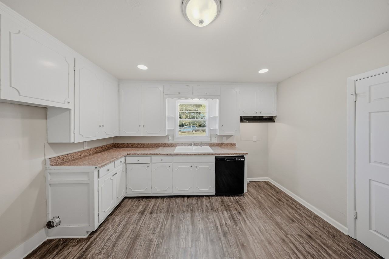 2 Hays Ct - Photo 6 of 17