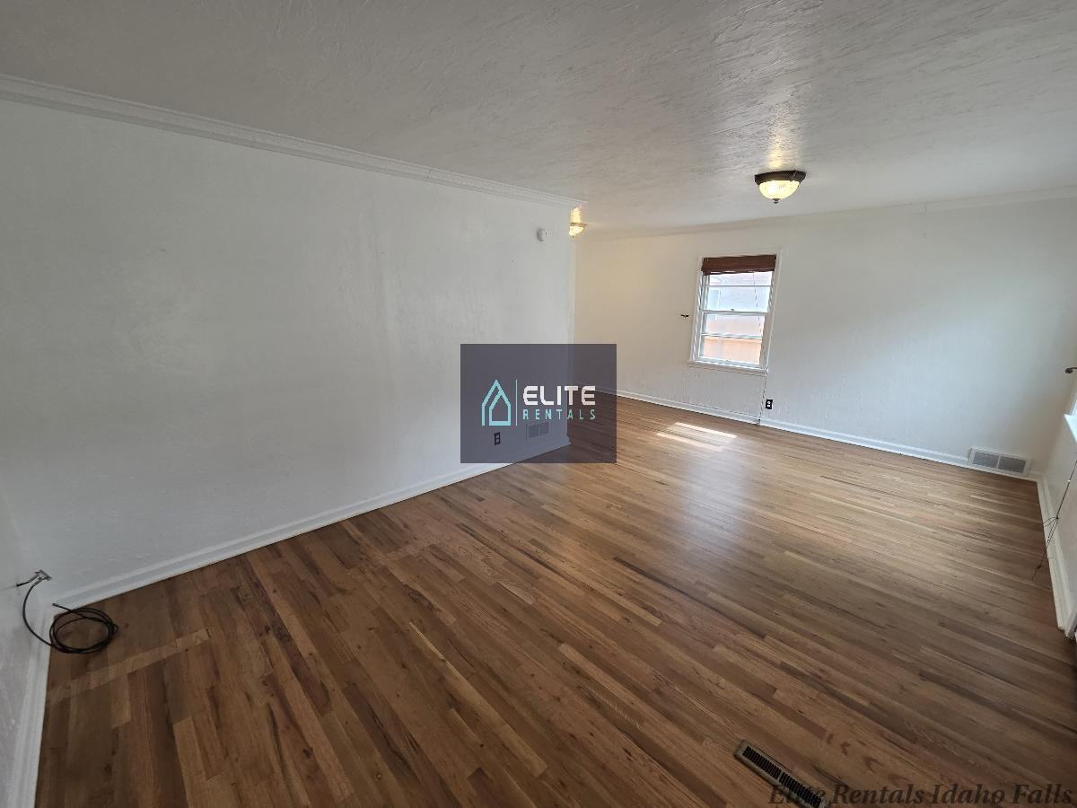 120 N Ridge Ave - Photo 4 of 19