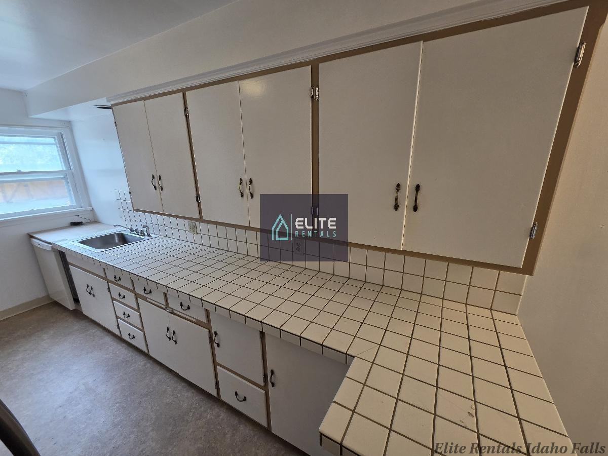 120 N Ridge Ave - Photo 7 of 19