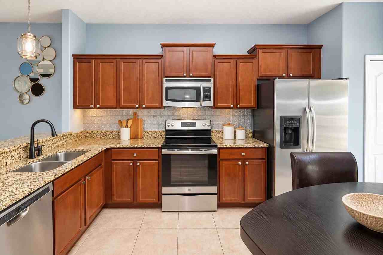 2709 Lantern Hill Ave - Photo 5 of 21