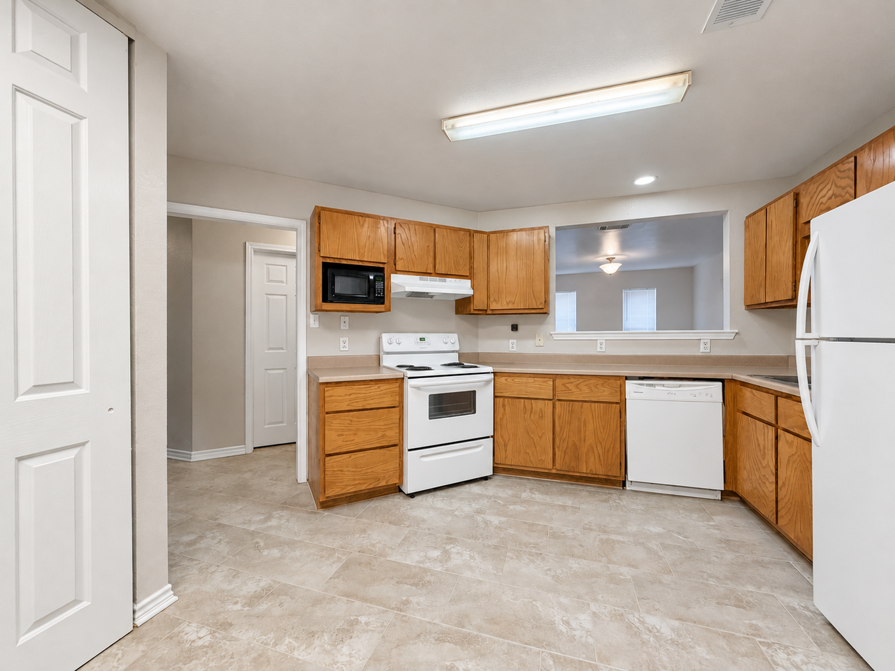 2517 Sleepy Hollow Ln - Photo 4 of 22