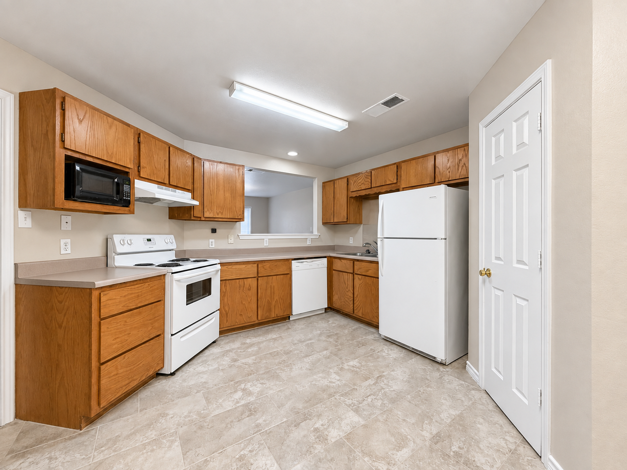 2517 Sleepy Hollow Ln - Photo 5 of 22