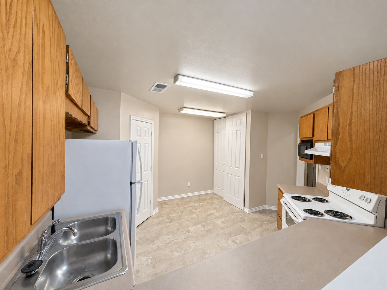 2517 Sleepy Hollow Ln - Photo 6 of 22