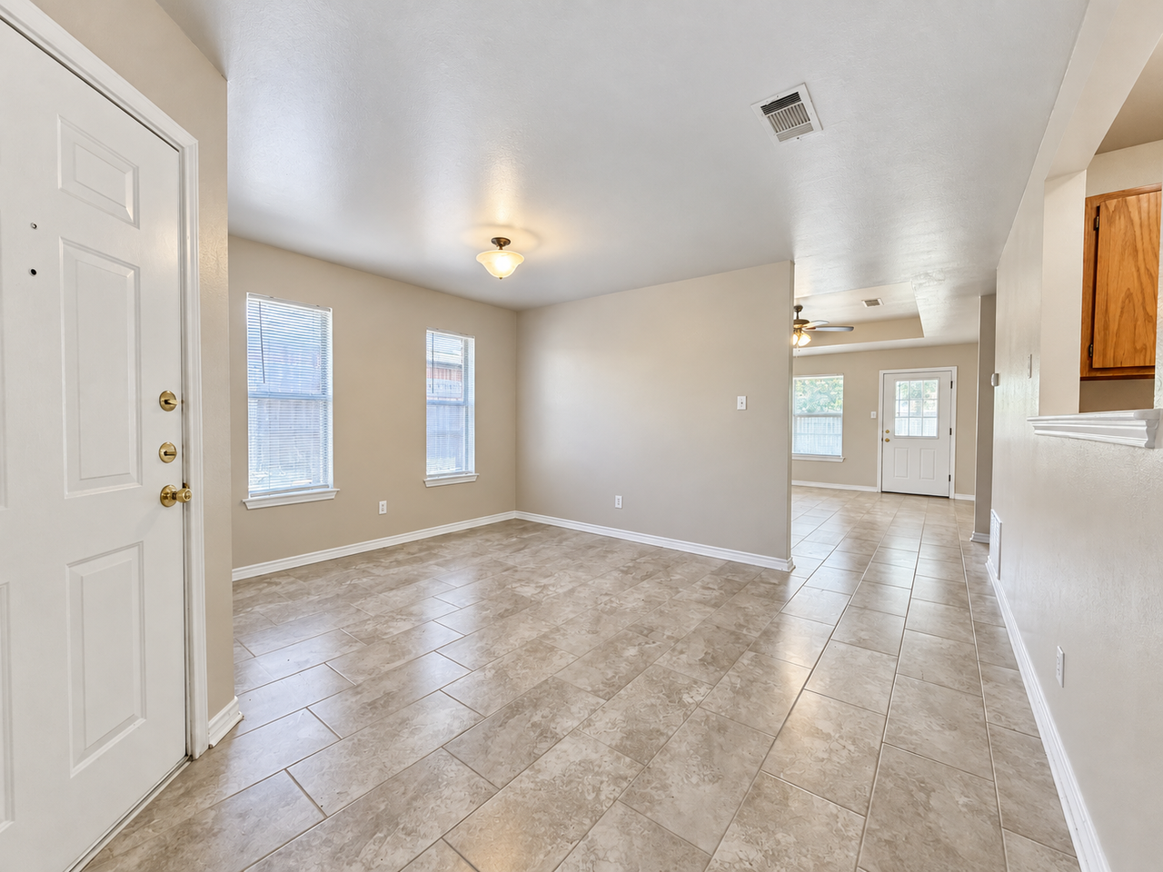 2517 Sleepy Hollow Ln - Photo 7 of 22