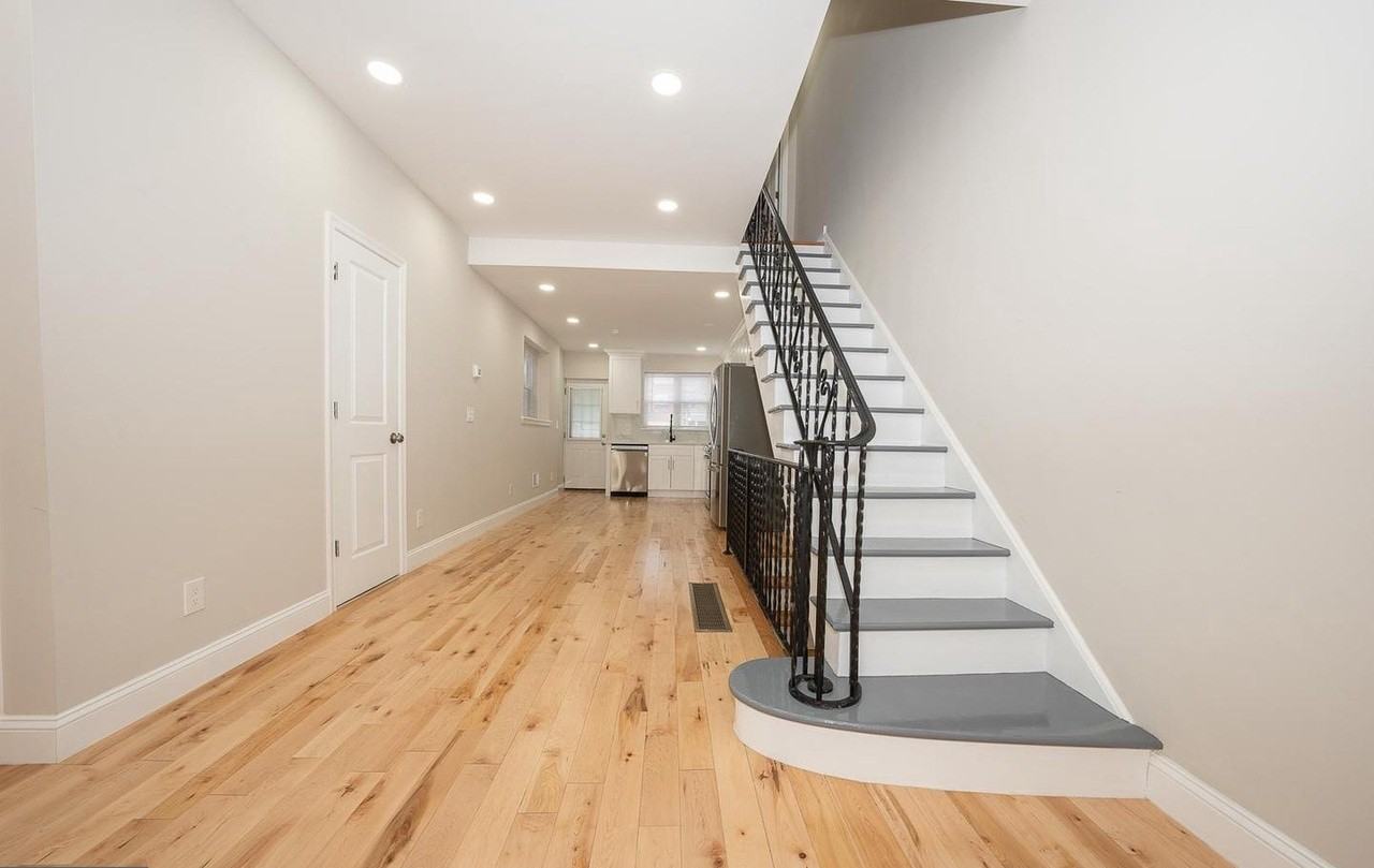 205 Mifflin St - Photo 2 of 24