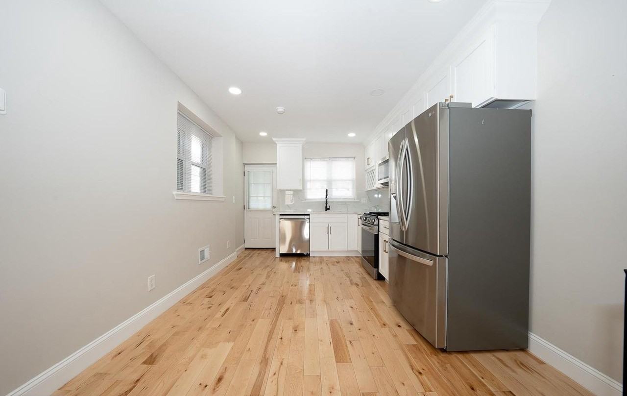 205 Mifflin St - Photo 6 of 24
