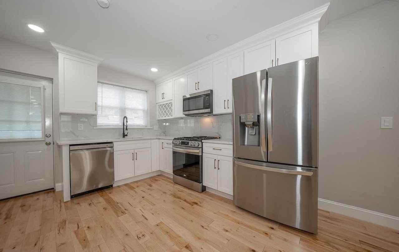 205 Mifflin St - Photo 7 of 24