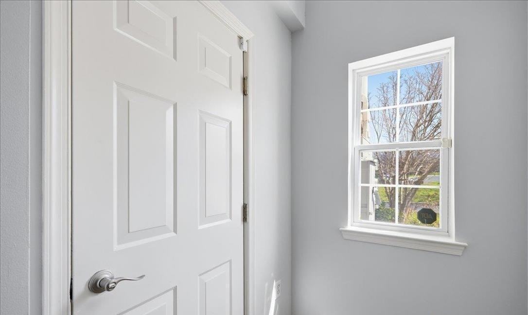 946 Nittany Ct - Photo 4 of 31
