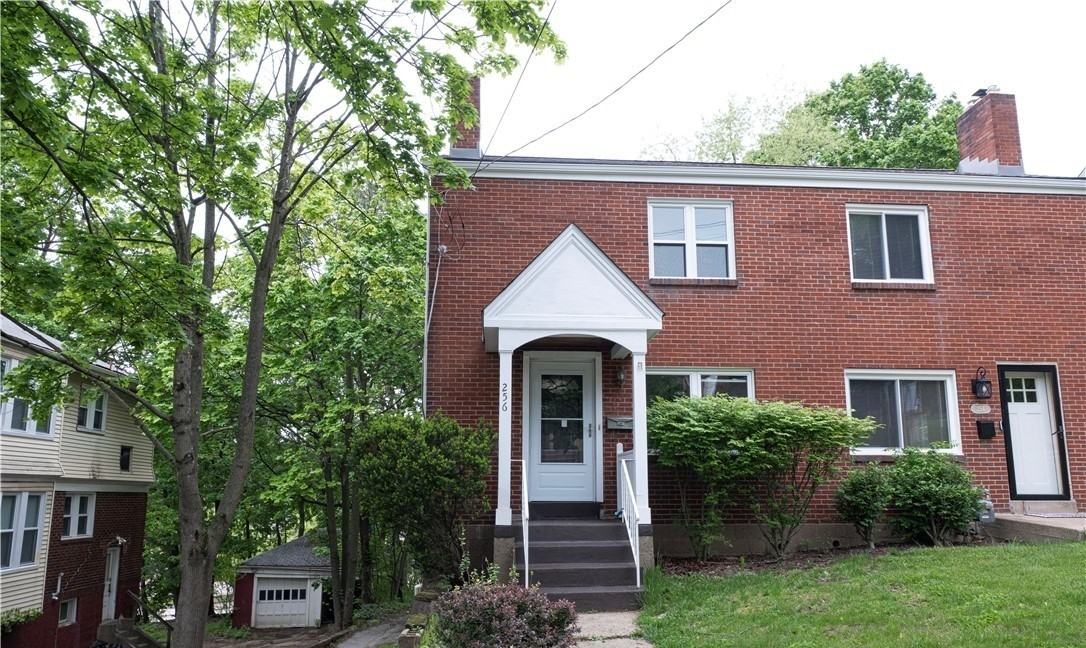 256 Academy Ave - Photo 4 of 24