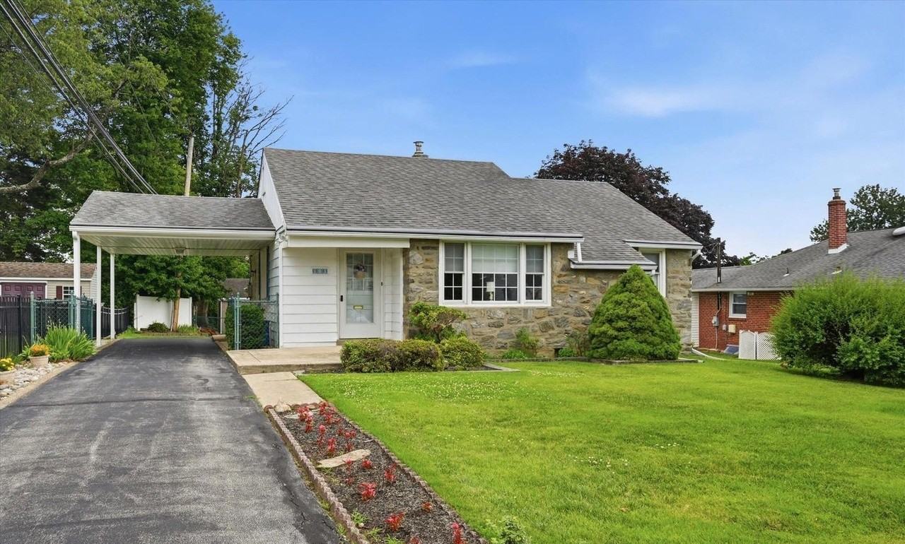 105 Harmil Rd - Photo 3 of 16