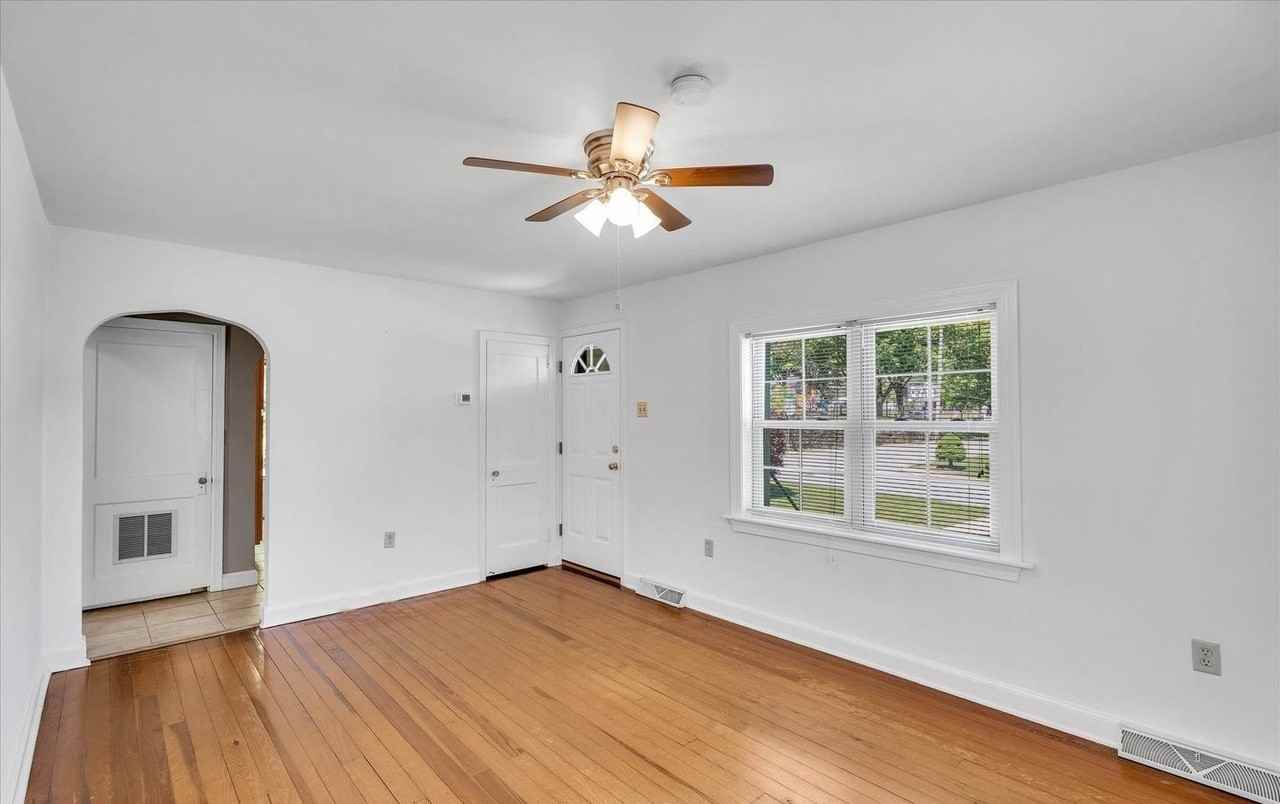 348 Madison St - Photo 7 of 27