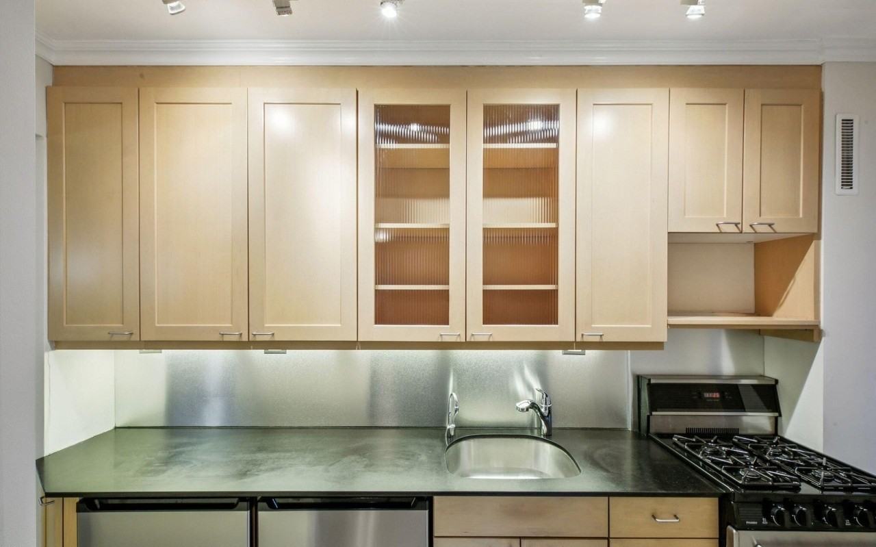 349 E 49th St - Photo 3 of 14