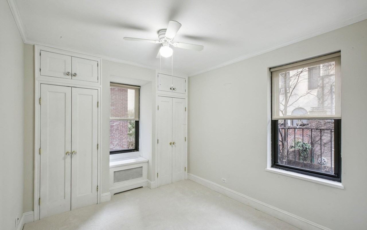 349 E 49th St - Photo 7 of 14
