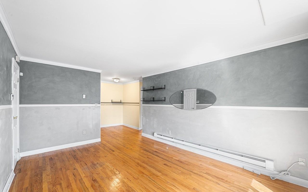 187 Seaver Ave - Photo 5 of 10