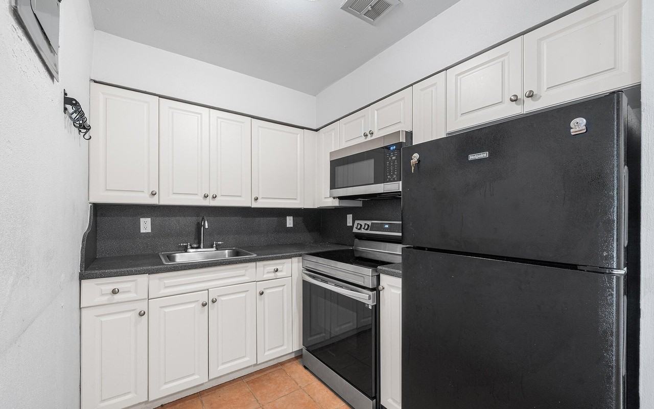 187 Seaver Ave - Photo 6 of 10