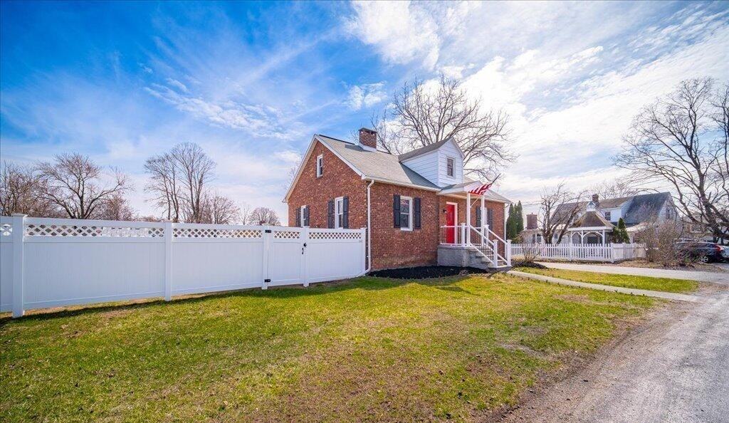 229 Bayard St - Photo 2 of 30