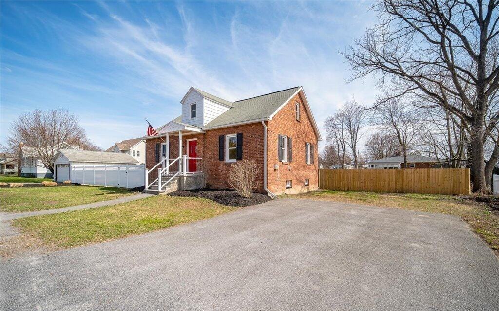 229 Bayard St - Photo 3 of 30