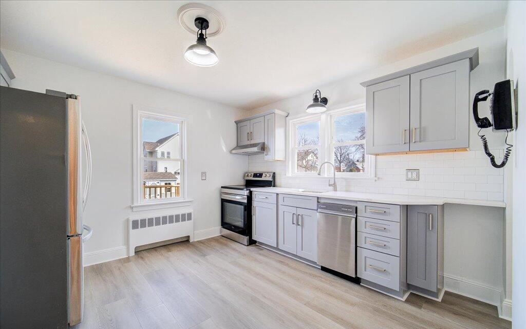 229 Bayard St - Photo 7 of 30
