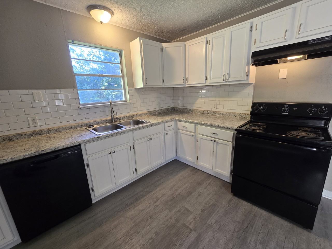 412 Graham Rd - Photo 6 of 14