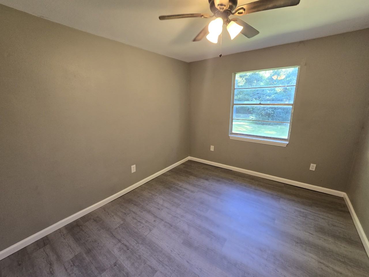 412 Graham Rd - Photo 7 of 14